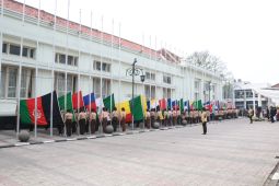 Pengibaran 110 bendera tandai Peringatan 67 tahun KAA