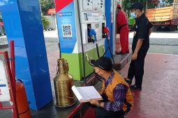 Disperdagin Kota Kediri cek pompa ukur sejumlah SPBU