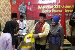 Korem 121/Abw berbagi tali asih kepada anak yatim piatu