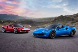 Ferrari meluncurkan model hybrid konvertibel 296 GTS