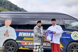 DMI Sulteng  salurkan 1.000 paket pangan ke dhuafa di Poso