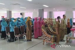 Ibu-ibu ikuti sosialisasi gerakan nasional revolusi mental melalui pemanfaatan sampah