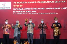Gubernur terima Penghargaan TOP Pembina BUMD Award 2022