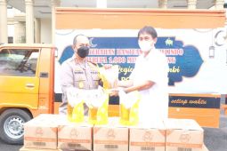 Kapolda Jambi terima 1.000 paket minyak goreng bantuan PT Pelindo