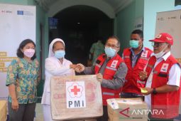 PMI Kota Kupang berikan bantu alat kesehatan di rumah sakit