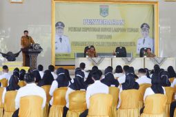 Bupati Lampung Tengah serahkan SK pengangkatan CPNS