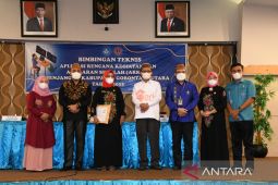 Pemkab Gorontalo Utara latih bendahara SD menggunakan aplikasi perencanaan