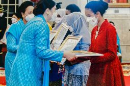 Kezia Tulalessy penggiat lingkungan terima penghargaan hari Kartini, patut diapresiasi