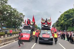 Ada unjuk rasa, Jalan Gatot Subroto di depan Gedung DPR ditutup