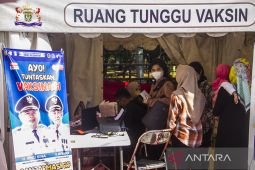 Vaksinasi Di Pasar Wadai Ramadhan