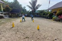 Membangun kreativitas guru melalui kegiatan alam