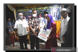 100 KPM Desa Gunung Raja terima BLT-DD