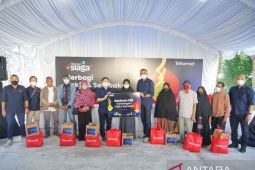 Telkomsel berbagi kebahagiaan Ramadhan di empat kota