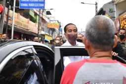 Presiden merespons permintaan pedagang di Pasar Bogor