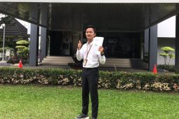 Mahasiswa UNJA menerima penghargaan "Paling 4.0 pada program magang MBKM BI