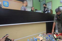 Dua rumah penjual minuman keras di Madiun digerebek Satpol PP