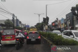 Urai kemacetan, polisi berlakukan sistem satu arah jalan menuju Bogor