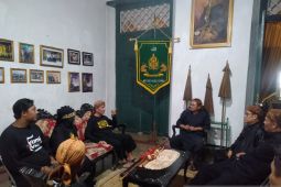 Keturunan Raden Aria Wangsakara berkunjung ke Keraton Sumedang Larang