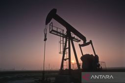 Minyak merosot karena ambil untung di tengah kekhawatiran suku bunga AS