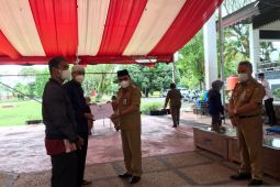 Pemkab Tabalong serahkan insentif bagi "kaum" masjid