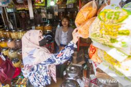Ekonom: Waspada efek ganda THR dorong inflasi