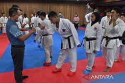 Menpora minta atlet yang tanding di SEA Games harus raih medali