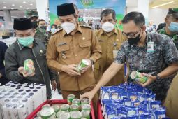 Sidak pusat perbelanjaan, Forkopimda Sidoarjo temukan makanan-minuman tak layak edar