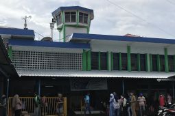 Penumpang di Pelabuhan Nusantara Yos Soedarso Ambon naik 10 persen, begini prakirakannya