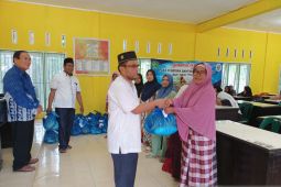 Klinik Mitra Padang Sidempuan salurkan tali asih untuk fakir miskin
