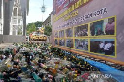 Polres Cirebon musnahkan 20.938 botol minuman keras dan 41.032 butir obat