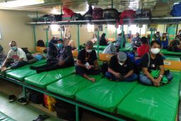 Masyarakat antusias ikut mudik gratis dengan kapal laut
