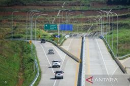 Arus mudik Lebaran lintas Tol Cisumdawu Sumedang masih normal