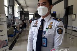 Imigrasi Entikong pantau 200 orang pulang dari Malaysia setiap hari