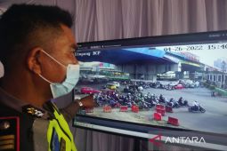 Polisi berlakukan "one way" Jalan Hasibuan Bekasi jika macet
