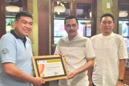 Diskominfo Kaltim beri penghargaan kepada PT GBU dan PT Lintasmaya