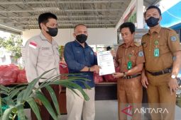 PKT proaktif salurkan 1.550 paket makanan bagi korban banjir 5 kelurahan di Botang