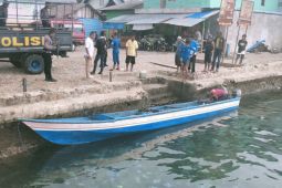 Polda Maluku tangkap tiga tersangka pelaku bom ikan di Pulau Kasa