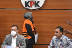 Ditetapkan sebagai tersangka, KPK menahan Bupati Bogor Ade Yasin