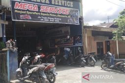 Bengkel servis motor di Simeulue banjir pelanggan