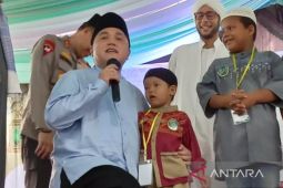Erick Thohir menyantuni 500 anak yatim se-Bangka Belitung