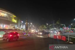 Antrian kendaraan terlihat di titik rawan macet Puncak-Cianjur pada H-4 Lebaran