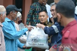 Ketua DPRD Babel apresiasi PT Timah salurkan paket sembako di Pemali
