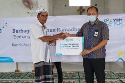 PLN bantu sembako warga kurang mampu di Aceh Besar