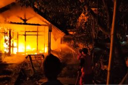 Saat sahur dua rumah warga ludes terbakar