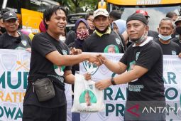 Komunitas warteg Indonesia berangkatkan 300 pemudik di Jabodetabek
