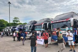 Pengelola terminal harapkan para penumpang beli tiket bus secara daring