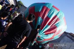 Warga Panawuan di Garut bersiap meriahkan tradisi "Ngapungkeun Balon" saat Lebaran