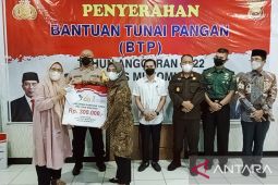 Ribuan warga Mukomuko terima bantuan tunai pangan