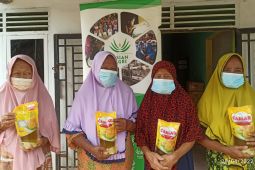 Sambut Idul Fitri 1443 H, Asian Agri bagikan minyak goreng di 43 desa