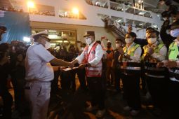 Pelni berangkatkan pemudik motor secara gratis
